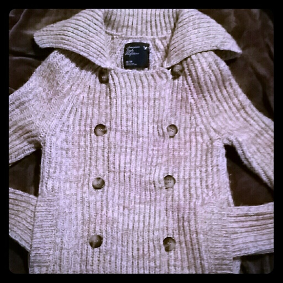 Adorable American Eagle sweater