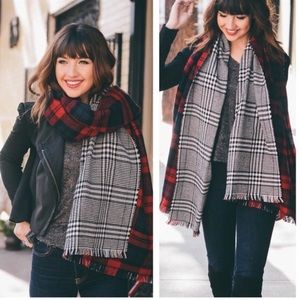 Reversible plaid scarf