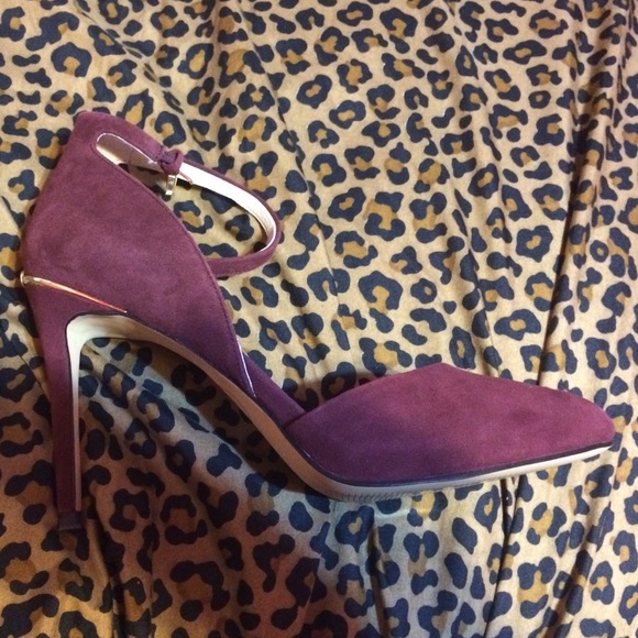 Merlot suede heels - Picture 3 of 5