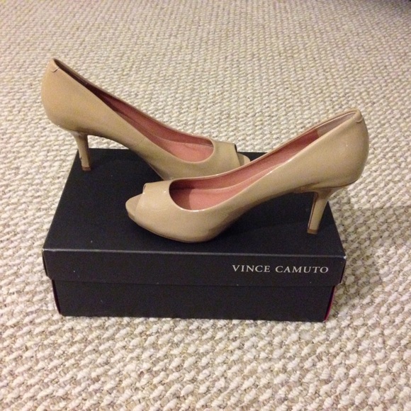 Vince Camuto nude heels