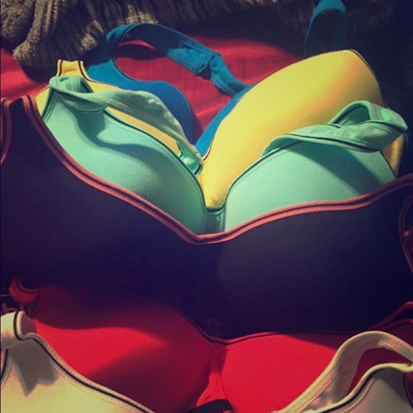 6 coobies bras size 38D brand new with tags