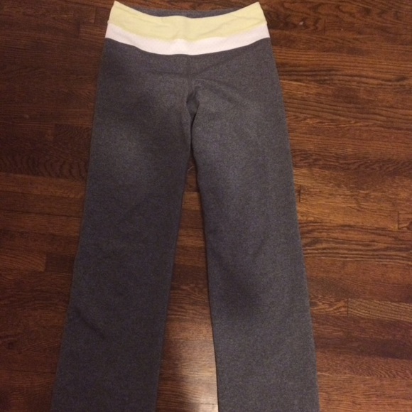 Grey Lululemon yoga pants