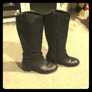 Black knee height boots