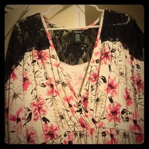 Lace shouldered floral baby doll top/ tunic