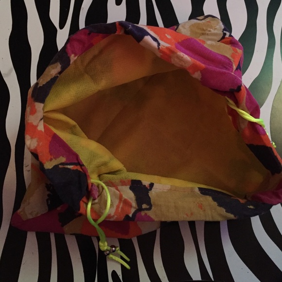 Handmade Makeup Bag - Picture 3 of 3