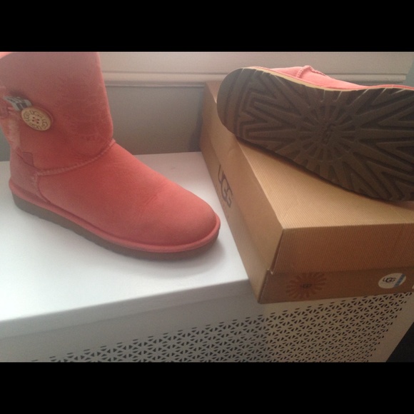 Uggs Bailey Button Pink Kimono Flower