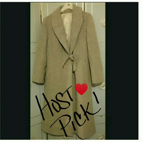 Vintage Jackets & Blazers - SALE! *HP!* VINTAGE 100% Wool Coat!!!
