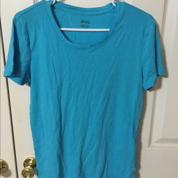 Blue athletic scoop neck tee