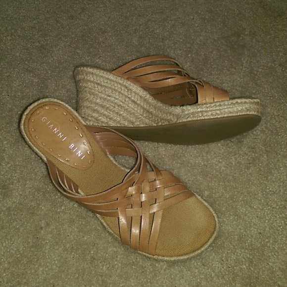 Gianni Bini camel color wedges