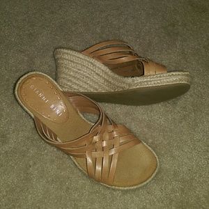 Gianni Bini camel color wedges