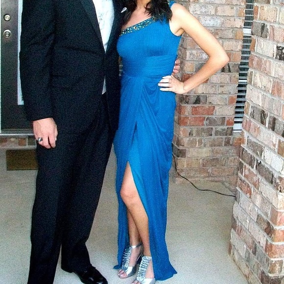 PROM DRESS - Picture 1 of 2