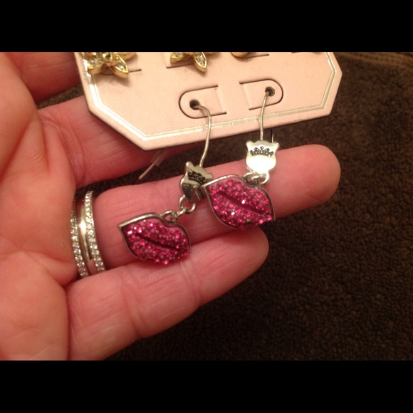 Juicy Couture Earrings -Set of 3 pairs New on Card - Picture 3 of 4