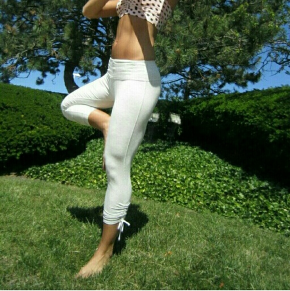 Lululemon Wandering Yogi Crops