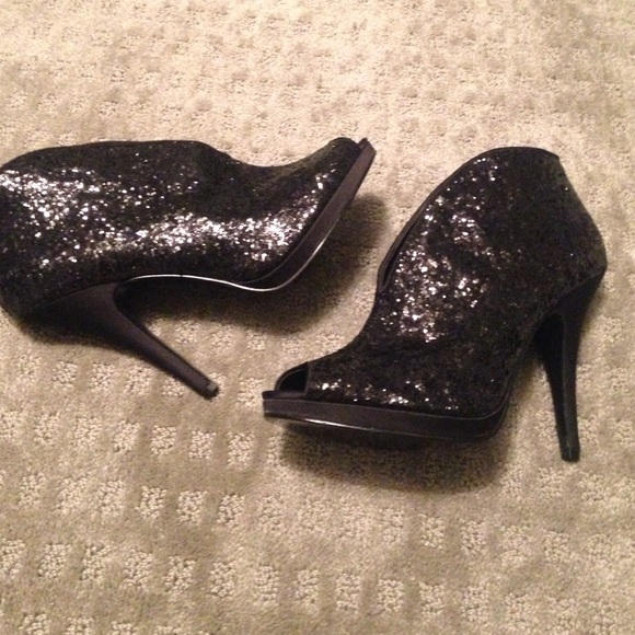 Open toe sequence booties