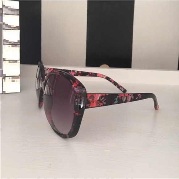 Floral!! Sunglasses