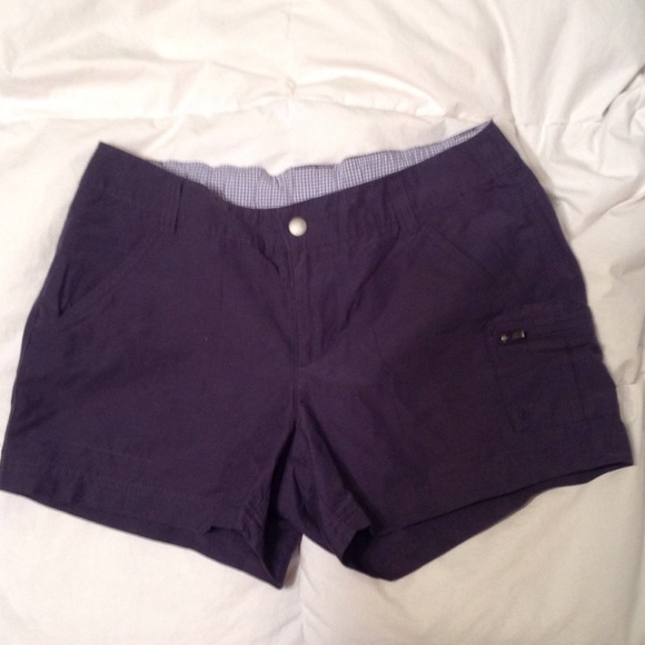Navy Columbia shorts NWOT