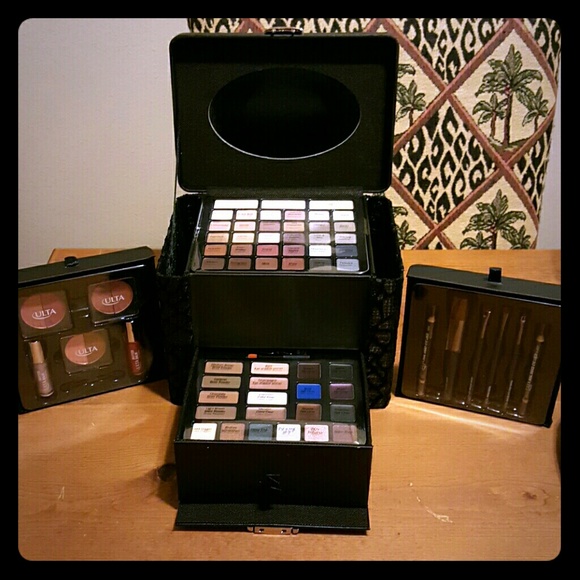 Ulta 67 piece makeup collection with case