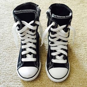 Toddler girl converse 8c EUC