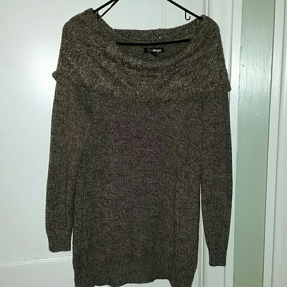 Brown/beige gold sparkle sweater with scoop neck