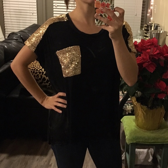 🔺SOLD🔺Cute boutique sequin top! - Picture 3 of 4