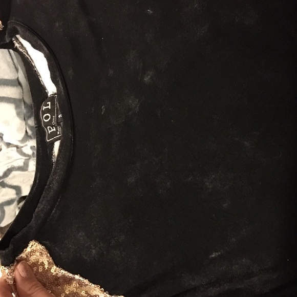 🔺SOLD🔺Cute boutique sequin top! - Picture 4 of 4