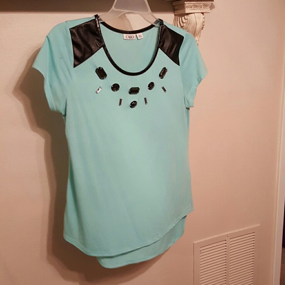 Size large top
