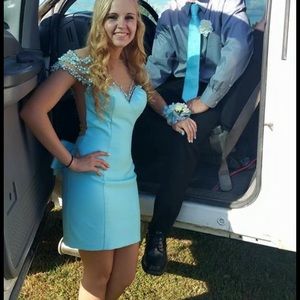 Short homecoming dress, worn once! Great condition