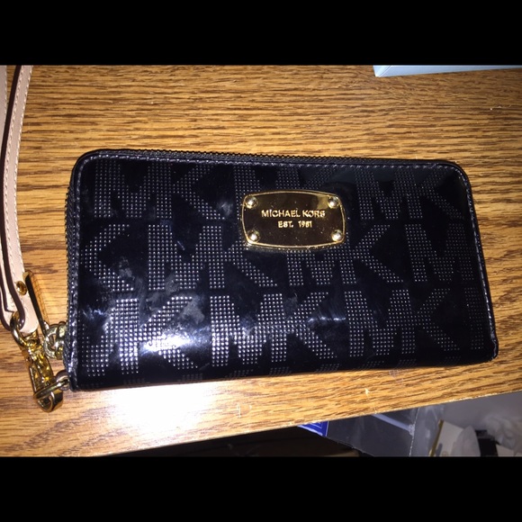 MK wristlet
