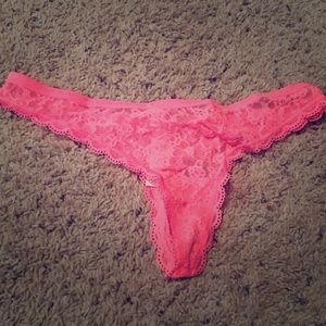 ⬇ PRICE DROP! VS pink thong NWT