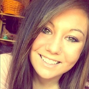 Meet your Posher, Kayla