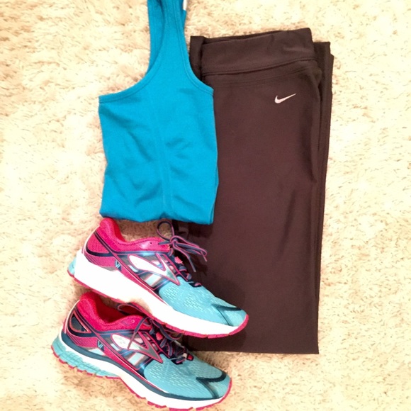 Nike running pants in deep charcoal