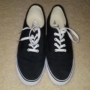 American Eagle tennis shoes