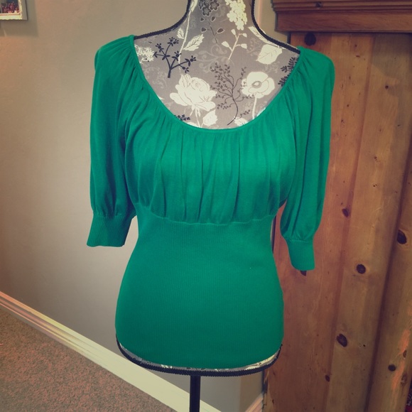 Gianni Bini green shirt size M