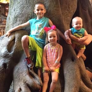 Meet your Posher, Rena