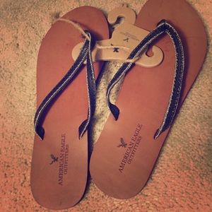 New wth tags American eagle flip flops