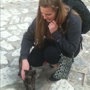 Meet your Posher, Belle