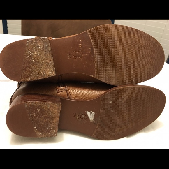 SOLD 💯authentic Tory Burch Amanda boots. - Picture 2 of 4