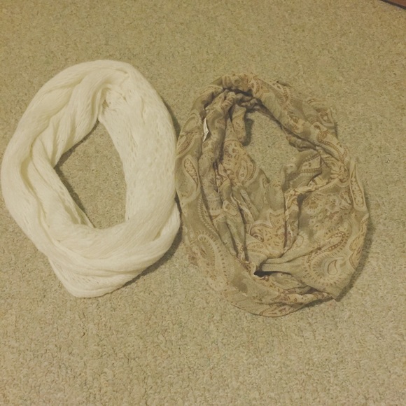 Infinity scarves. - Picture 1 of 1