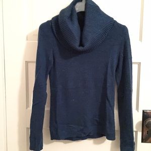 GAP sweater
