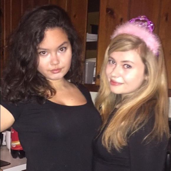 ✨ Welcome to my closet! ✨ - Picture 2 of 3