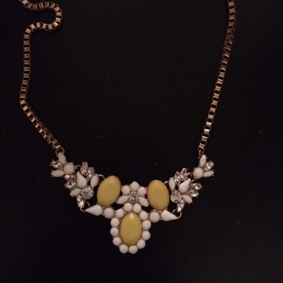 Yellow bobble necklace