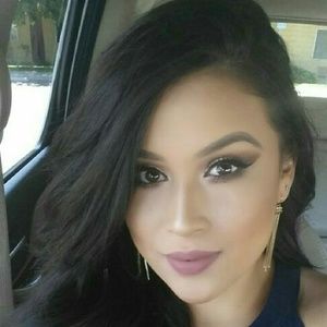 Meet your Posher, Noemi