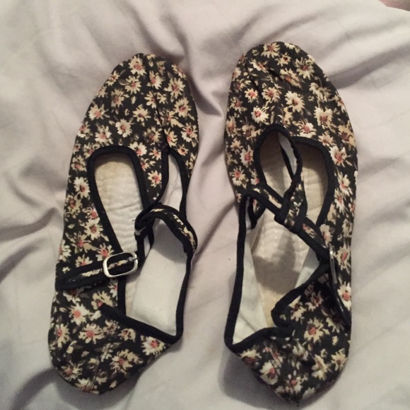 Daisy Mary Janes 🌼