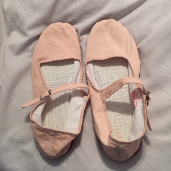 Pink Mary Janes 💓