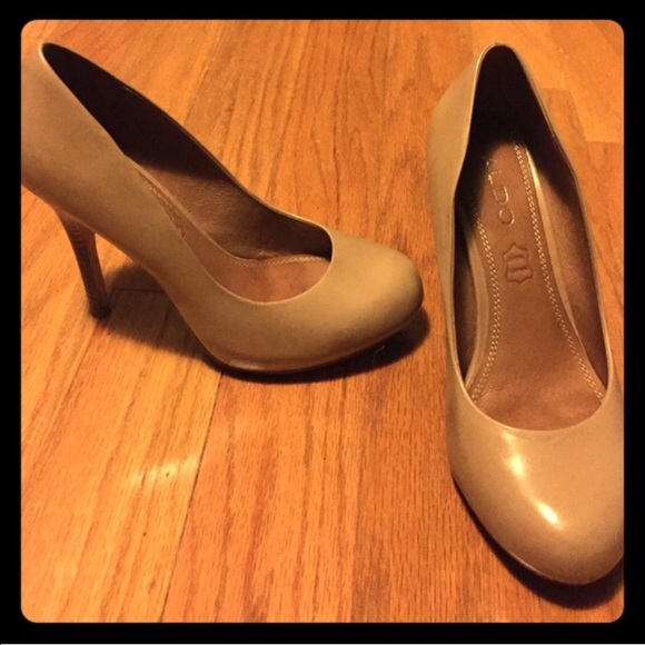 Gently worn nude heels!