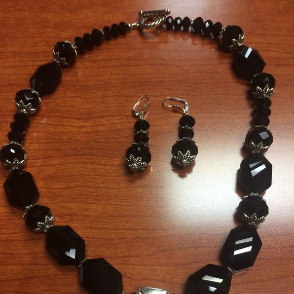 Necklace and earring set - Picture 4 of 4