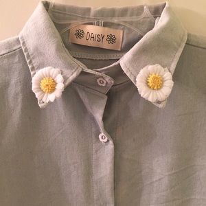 Vintage daisy appliqué top