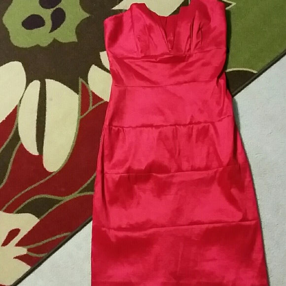 Red cocktail dress - Picture 3 of 3