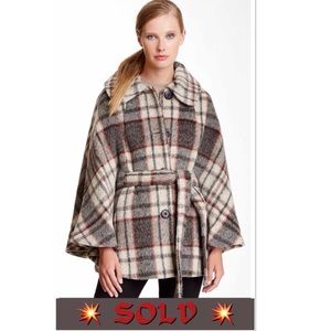 Gorgeous Ellen Tracy Belted Cape