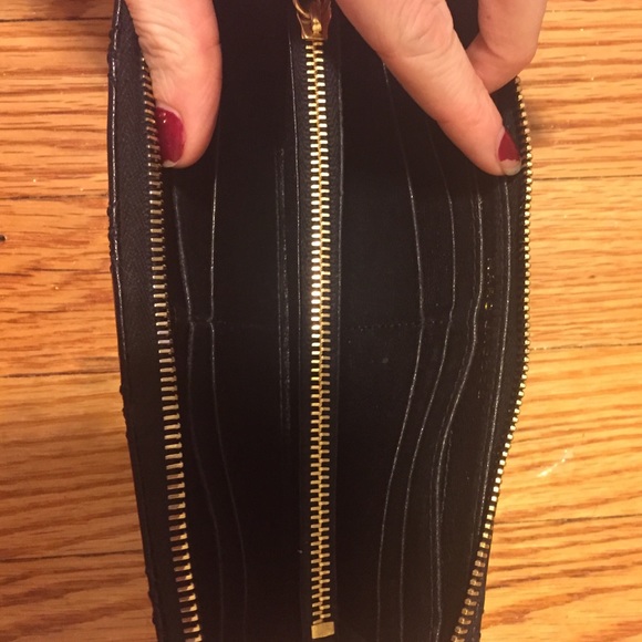 Black Leather Marc Jacobs Wallet - Picture 3 of 8